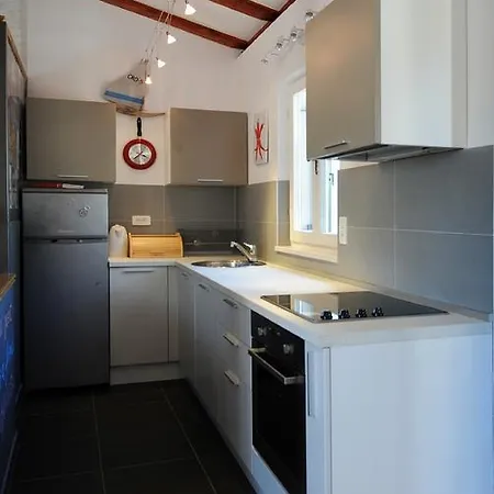 Optimist Apartment *