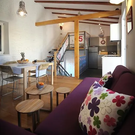 Optimist Apartment