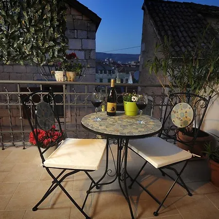 Apartment Optimist *
